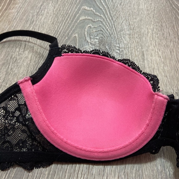 Victoria’s Secret pink and black lace bra💓 - Picture 5 of 7